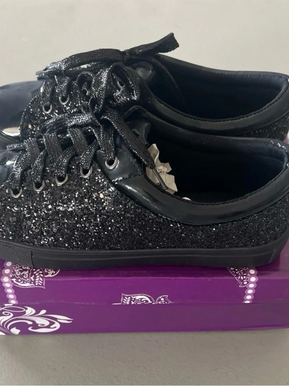 Women’s Black Glitter Lace-Up Sneakers Shoes Size 6.5